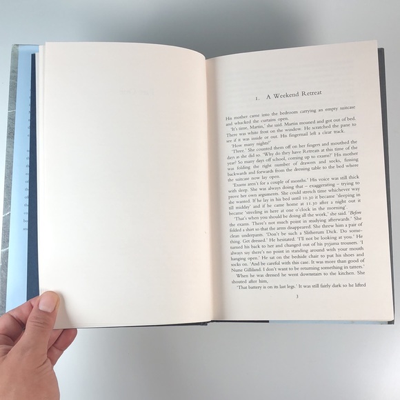 2/$30 - The Anatomy School by Bernard MacLaverty - Picture 6 of 9